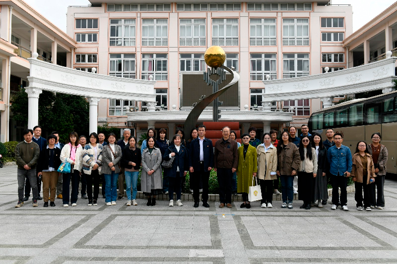 感悟教育精神,领略教学特色